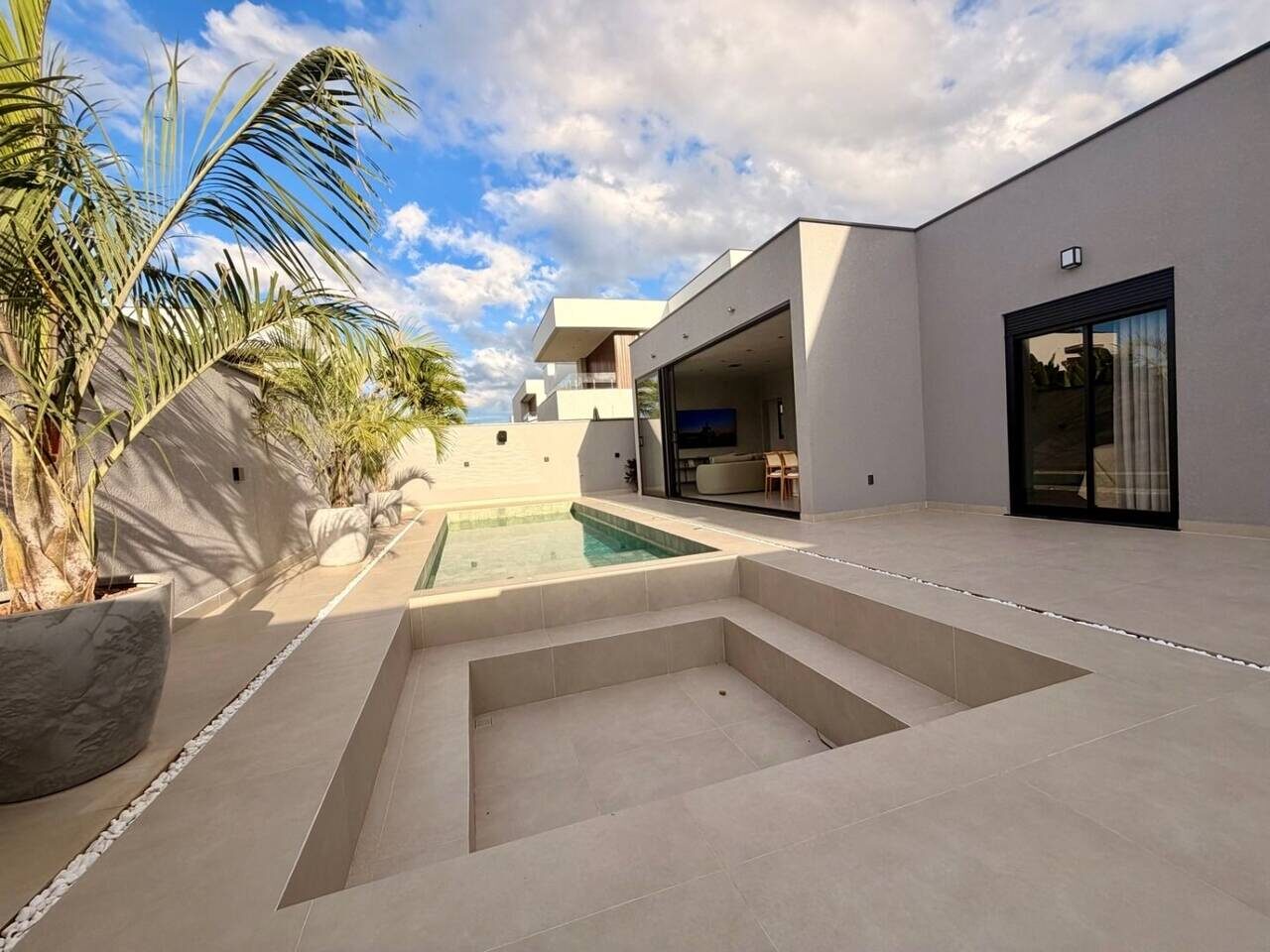 Casa com 4 quartos, 265 m², à venda por R$ 3.200.000 - Alphaville Nova Esplanada 4 - Votorantim/SP